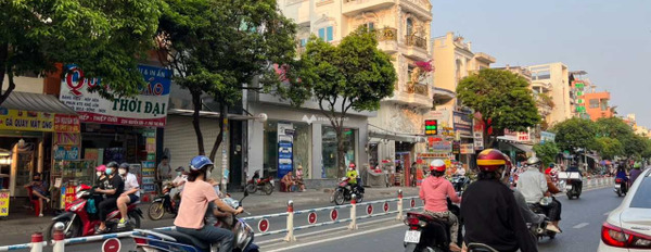 Bán nhà mặt tiền nằm ngay trên Nguyễn Sơn, Hồ Chí Minh bán ngay với giá cực kì tốt 38 tỷ có diện tích chính 200m2, hướng Nam nhìn chung gồm có 3 PN-02