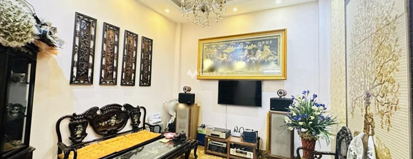 Bán nhà ở diện tích rộng 51m2 bán ngay với giá giao lưu chỉ 9 tỷ nằm tại Nguyễn Thái Học, Hà Nội-03