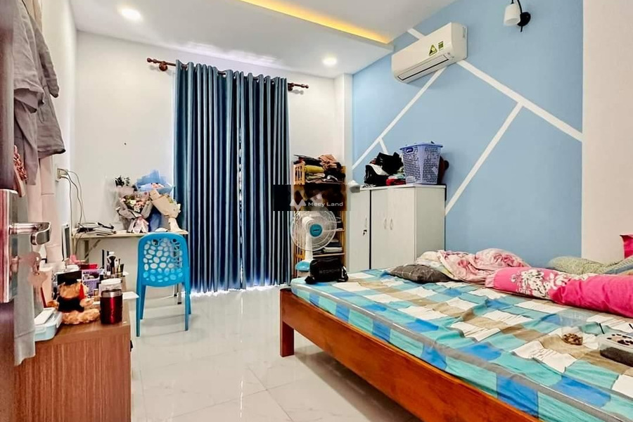 Bán nhà vị trí mặt tiền ngay trên Nguyễn Khuyến, Bình Thạnh bán ngay với giá đề cử từ 10.3 tỷ diện tích 76m2 trong nhà tổng quan gồm có 4 phòng ngủ-01