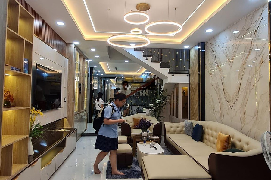 Trong nhà gồm có 5 phòng ngủ, bán nhà ở diện tích 72m2 bán ngay với giá cực rẻ từ 5.99 tỷ mặt tiền tọa lạc trên Bình Trị Đông, Hồ Chí Minh-01