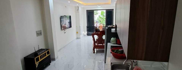 Diện tích gồm 34m2 bán nhà mặt tiền nằm ngay ở Cổ Linh, Long Biên hướng Tây - Nam trong căn này gồm 3 PN 4 WC khách có thiện chí liên hệ ngay.-03