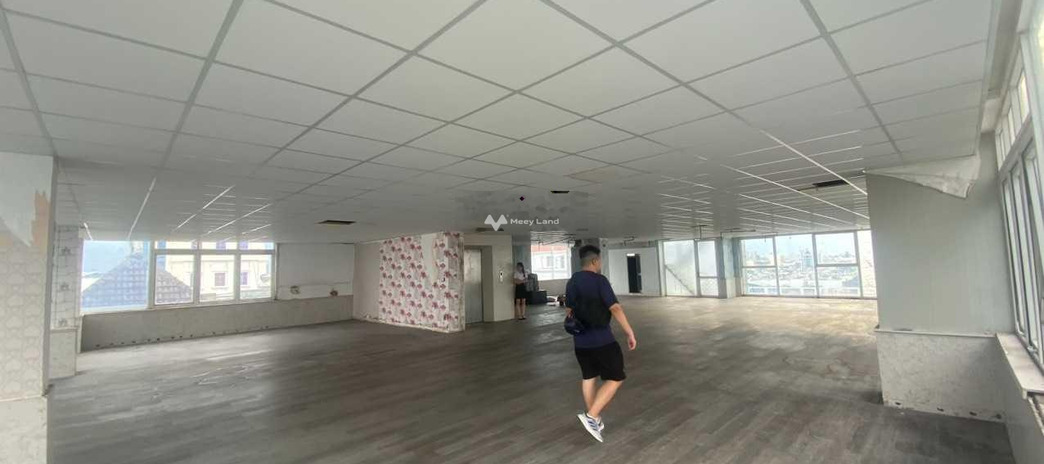 Nằm ngay bên trong Phường 10, Phú Nhuận cho thuê sàn văn phòng giá thuê mềm từ 79.2 triệu/tháng với tổng diện tích 264m2