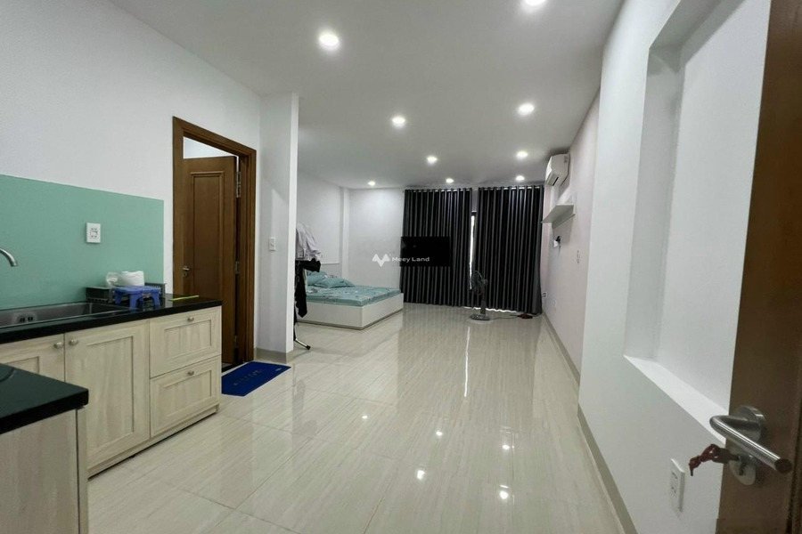 Nhà có 5 phòng ngủ bán nhà bán ngay với giá khởi điểm 11 tỷ có diện tích chung 100m2 vị trí thuận lợi tọa lạc gần Nha Trang, Khánh Hòa-01