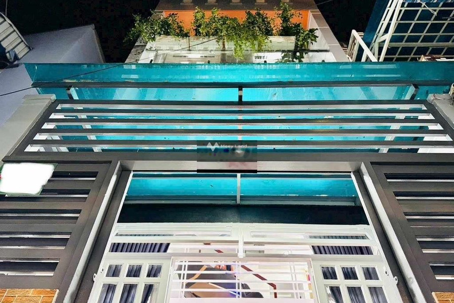 Bán nhà có diện tích chung là 48m2 vị trí đặt tại Đỗ Ngọc Thạnh, Phường 14 bán ngay với giá cơ bản 3.45 tỷ tổng quan ngôi nhà này gồm 3 PN, 3 WC-01