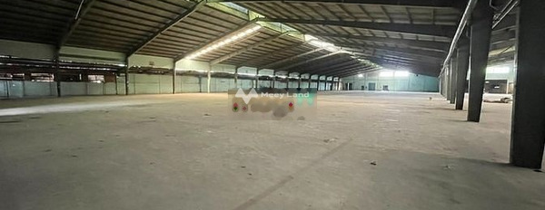 Vị trí hấp dẫn Tây Thạnh, Tân Phú cho thuê kho bãi 4000m2 giá thuê cực kì tốt 320 triệu/tháng hỗ trợ mọi thủ tục miễn phí, giá mùa dịch.-03