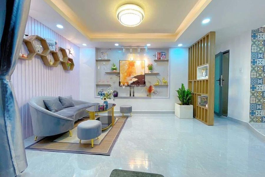 Bán nhà vị trí tiện lợi Nguyễn Lâm, Phường 3 bán ngay với giá cực kì tốt 2.35 tỷ có diện tích rộng 10m2 ngôi nhà này bao gồm 3 PN-01