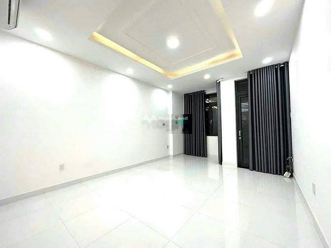 Diện tích 60m2 bán nhà ở vị trí đặt tọa lạc trên Phường 10, Hồ Chí Minh ngôi nhà gồm có 6 PN 7 WC còn chần chờ gì nữa. hãy nhấc máy gọi ngay-01