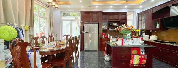 Đường 25, Hiệp Bình Chánh, bán biệt thự, bán ngay với giá khởi đầu từ 34 tỷ diện tích thực 240m2, căn nhà có tổng 4 PN giao thông đông đúc-02