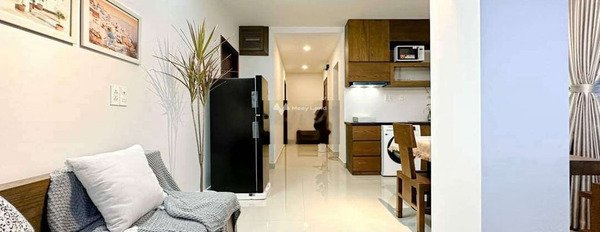 Căn hộ nhìn chung gồm có 2 PN, cho thuê căn hộ Nằm ngay trên Quận 10, Hồ Chí Minh, 2 WC giao thông đông đúc-03