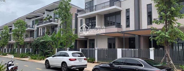 Cho thuê nhà diện tích vừa phải 96.8m2 vị trí đặt tọa lạc ngay tại Nguyễn Hữu Thọ, Nhà Bè giá thuê đàm phán 17 triệu/tháng, nhà có tổng 4 PN, 5 WC-03