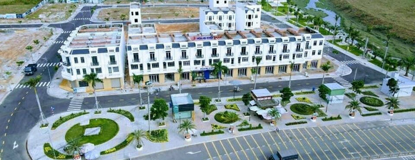 Cần bán nhanh căn sát trung tâm thương mại 120m2, khu nhà ở Vietsing Phú Chánh-03