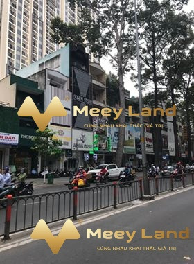 Hướng Đông-Nam, bán nhà diện tích khoảng 80m2 vị trí đặt tọa lạc gần Trần Hưng Đạo, Hồ Chí Minh giá bán khởi đầu 36 tỷ lộ có độ ngang 60 mét, 4 WC