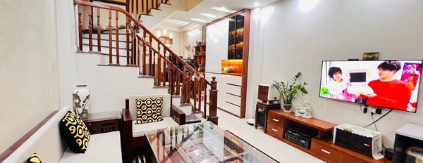 Có diện tích gồm 50m2 bán nhà mặt tiền tọa lạc trên Long Biên, Hà Nội tổng quan nhà có 4 phòng ngủ 3 WC tin chính chủ-02