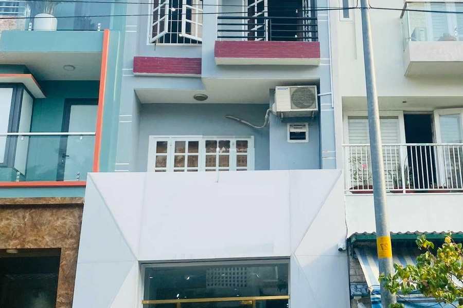 Nhà gồm 4 PN cho thuê nhà ở Có tổng diện tích 92m2 giá thuê cực rẻ từ 19 triệu/tháng vị trí mặt tiền tại Đường 3, Hồ Chí Minh-01