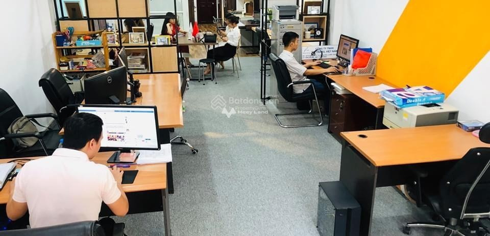 Cho thuê sàn văn phòng giá thuê bàn giao 10 triệu/tháng vị trí đặt vị trí nằm tại Chùa Láng, Hà Nội có diện tích rộng 65m2