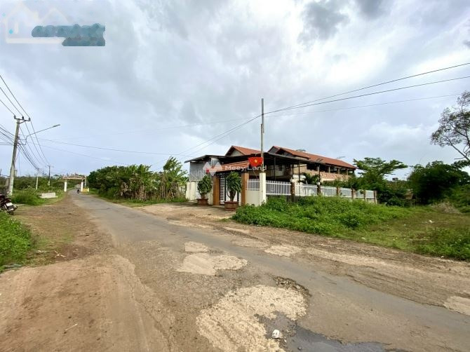 Vị trí đặt ở trung tâm Buôn Ma Thuột, Đắk Lắk bán đất, giá bán bất ngờ 3.5 tỷ, hướng Bắc diện tích chuẩn là 720m2-01