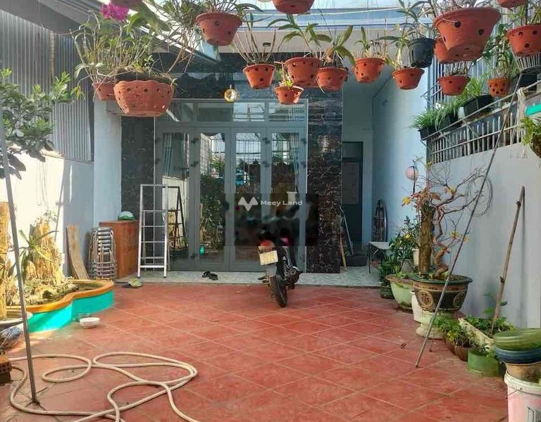 Mặt tiền tọa lạc ngay ở Hòa Khánh Nam, Đà Nẵng cho thuê nhà thuê ngay với giá siêu rẻ 6 triệu/tháng, ngôi nhà có tổng 3 PN, 2 WC-01