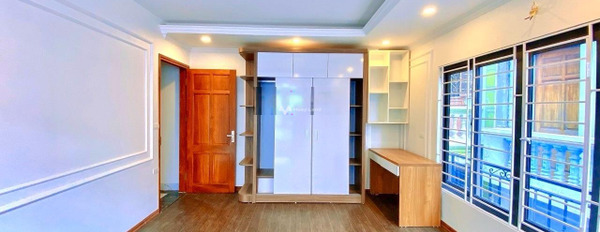 Có diện tích chung 35m2 bán nhà mặt tiền tọa lạc gần Kim Giang, Hoàng Mai căn nhà có tất cả 3 PN vị trí siêu đẹp-02