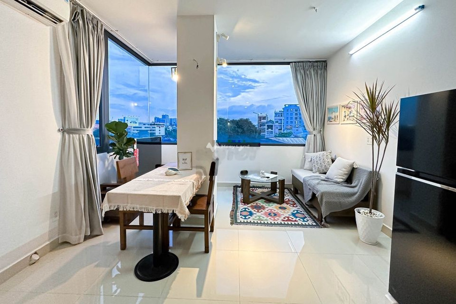 Nội thất cao cấp, cho thuê căn hộ diện tích rộng rãi 70m2 ngay Nguyễn Đình Chính, Phường 15 giá thuê công khai chỉ 12 triệu/tháng-01