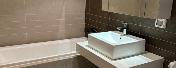 Kẹt tiền trả lãi ngân hàng bán gấp căn hộ Sunrise City Central 99m2 2PN 2WC full nội thất -02