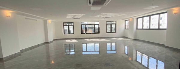 Cho thuê nhà ở diện tích thực là 70m2 giá thuê hữu nghị từ 40 triệu/tháng vị trí mặt tiền ở Nguyễn Chánh, Trung Hòa-03