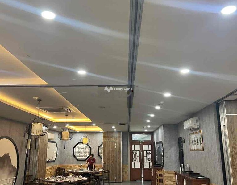 Giá 60 triệu/tháng, cho thuê nhà có diện tích sàn 600m2 tọa lạc ngay Tỉnh Lộ 10, Tân Tạo, trong nhà này gồm có 2 PN, 2 WC ban công view đẹp-01