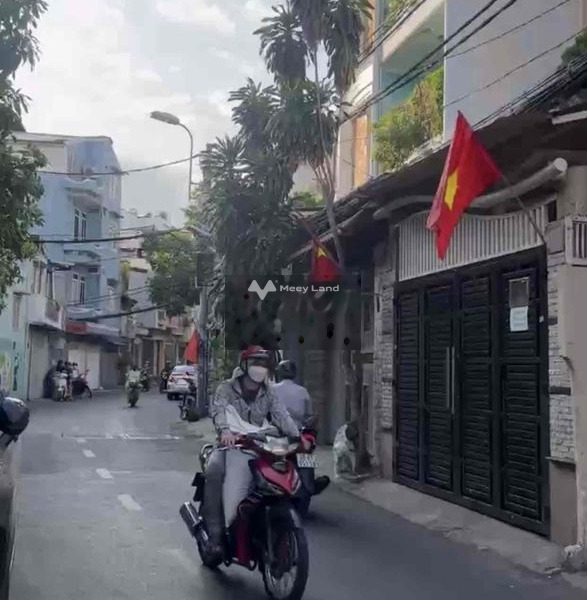 Vị trí đặt ngay tại Nguyễn Thượng Hiền, Hồ Chí Minh cho thuê nhà giá thuê giao động từ 24.5 triệu/tháng, căn này có 5 PN, 5 WC-01