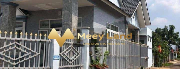 Vị trí đặt ở trong Đồng Xoài, Bình Phước bán nhà vào ở luôn giá siêu rẻ chỉ 3,2 tỷ, có diện tích 183 m2-02
