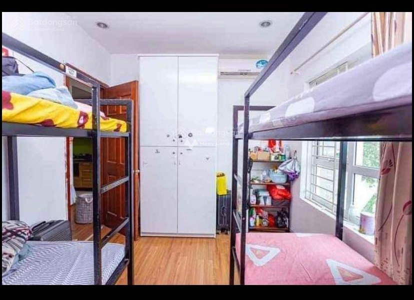 Cho thuê phòng trọ vị trí đặt ngay trung tâm Hoàng Quốc Việt, Hà Nội, ngôi nhà gồm 1 phòng ngủ, 1 WC nội thất sang trọng-01