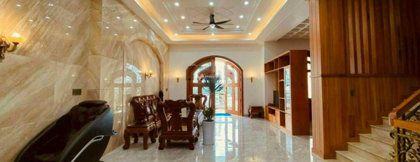 35 tỷ, bán biệt thự diện tích tổng 276m2 vị trí đặt ngay ở Gò Vấp, Hồ Chí Minh, trong nhà có 5 phòng ngủ, 6 WC lh thương lượng thêm-02