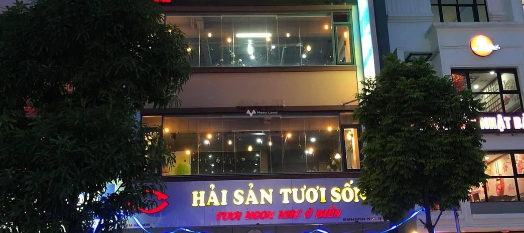 Với diện tích chuẩn 65m2, cho thuê nhà ở mặt tiền nằm ngay Nguyễn Phong Sắc, Hà Nội hỗ trợ mọi thủ tục miễn phí, giá mùa dịch.