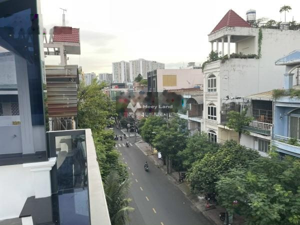 Vị trí tốt ở Phường 14, Hồ Chí Minh cho thuê nhà giá thuê cực mềm 55 triệu/tháng, ngôi nhà này có 6 phòng ngủ, 4 WC-01