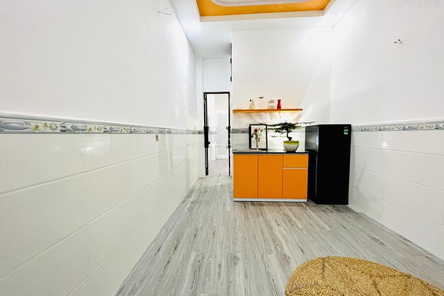 Nhà 5 phòng ngủ cho thuê nhà ở diện tích gồm 100m2 thuê ngay với giá cực mềm từ 20 triệu/tháng vị trí tốt ngay Thích Quảng Đức, Phú Nhuận-01