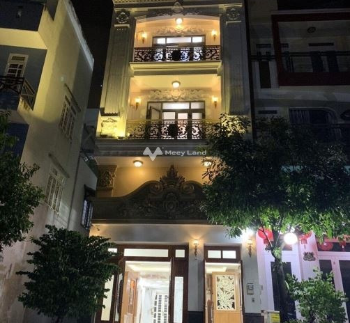 Bán hộ căn nhà tọa lạc ngay tại Lê Thước, Đà Nẵng giá bán 9.5 tỷ diện tích 90m2 tổng quan nhà này gồm có 4 phòng ngủ với lộ 7 mét liên hệ chính chủ