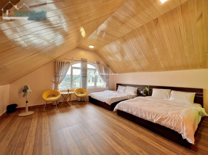 Căn nhà gồm có 6 phòng ngủ, cho thuê biệt thự giá thuê hiện tại chỉ 5 triệu/tháng diện tích mặt tiền 400m2 vị trí đặt ngay ở Đà Lạt, Lâm Đồng-01