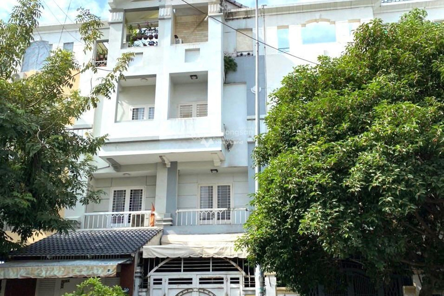 Căn nhà gồm có 5 phòng ngủ bán nhà bán ngay với giá khuyến mãi 16 tỷ có diện tích 105m2 vị trí đặt tọa lạc ở Phường 4, Hồ Chí Minh-01
