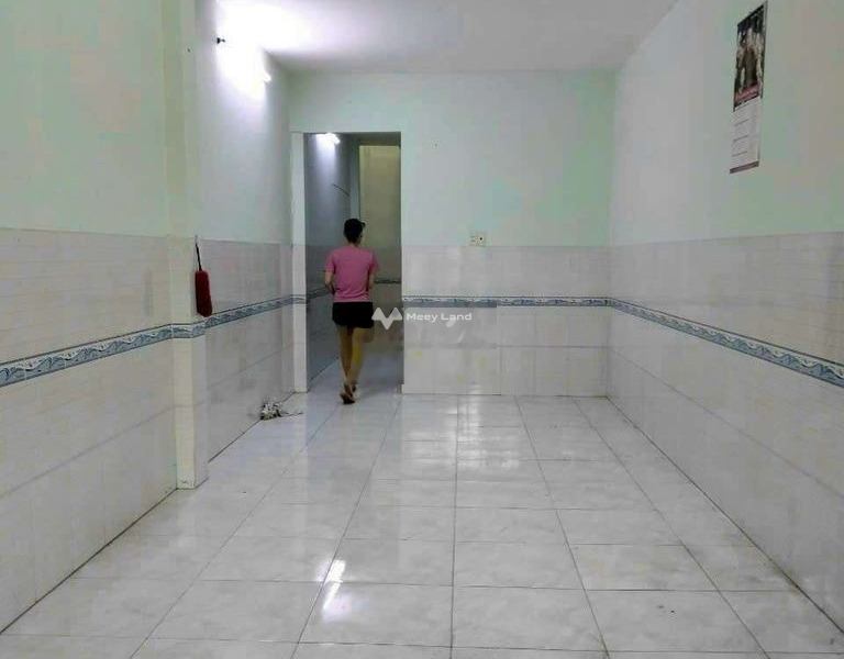 Cho thuê nhà tổng diện tích là 62m2 trong Tân Chánh Hiệp, Quận 12 thuê ngay với giá chính chủ 5 triệu/tháng, nhìn chung gồm có 2 phòng ngủ, 2 WC-01