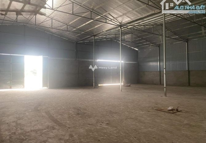 Cho thuê kho bãi diện tích 600m2 vị trí đặt tọa lạc ngay trên Thường Tín, Hà Nội