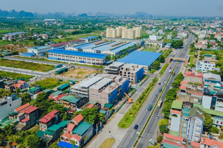 Bán nhà bán ngay với giá mua ngay chỉ 4.9 tỷ diện tích rộng 106m2 vị trí đặt ở Yên Thanh, Quảng Ninh-01