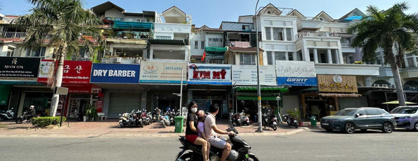 Vị trí tốt ở Trần Trọng Cung, Hồ Chí Minh bán nhà bán ngay với giá tốt bất ngờ chỉ 22.5 tỷ tổng quan gồm tổng cộng 6 phòng ngủ 6 WC-02