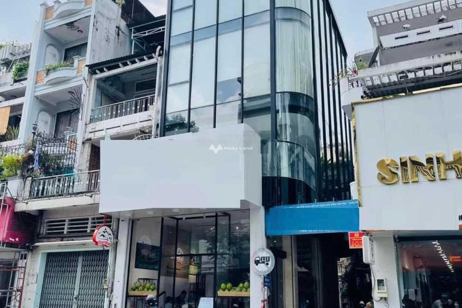 Cho thuê nhà ở có diện tích khoảng 100m2 giá thuê cạnh tranh từ 50 triệu/tháng mặt tiền nằm ngay ở Quận 1, Hồ Chí Minh-01