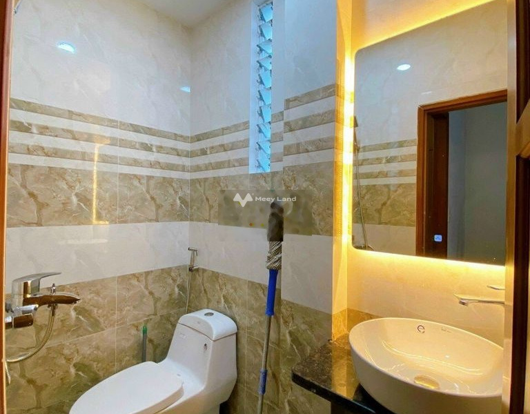 Cho thuê nhà diện tích rất rộng 60m2 mặt tiền nằm ngay tại Tân Bình, Hồ Chí Minh giá thuê gốc 12 triệu/tháng, trong nhà tổng quan có 3 PN-01