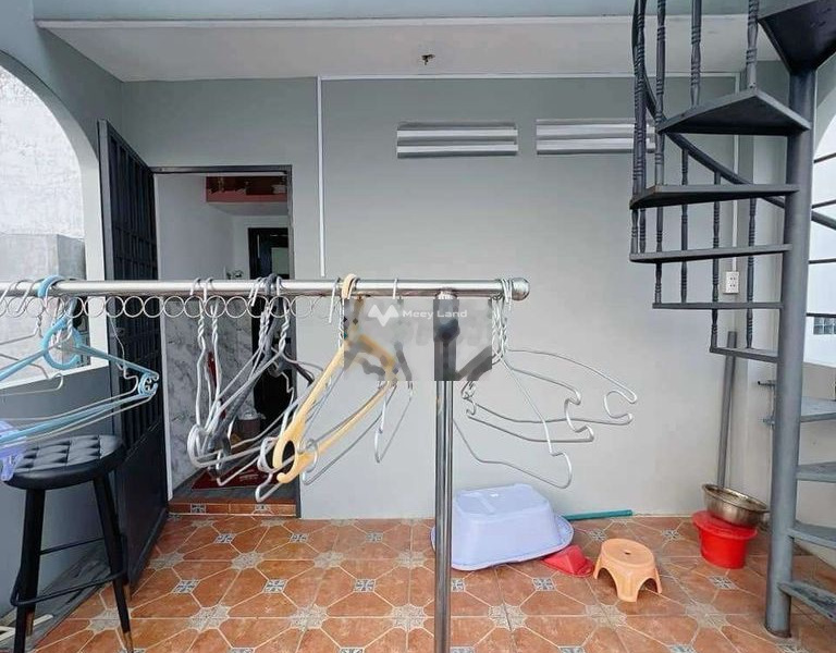 Diện tích 30m2 bán nhà vị trí thuận lợi nằm tại Đoàn Văn Bơ, Quận 4 căn nhà gồm 3 phòng ngủ 3 WC hỗ trợ mọi thủ tục miễn phí, giá mùa dịch.-01