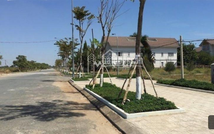 Bán đất có diện tích chung là 80m2 vị trí mặt tiền gần Nguyễn Duy Trinh, Quận 9