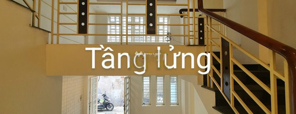 Nằm tại Phường 14, Tân Bình, cho thuê nhà, giá thuê đề xuất từ 14 triệu/tháng có một diện tích 41m2, trong ngôi nhà này có 3 PN ban công view đẹp-02