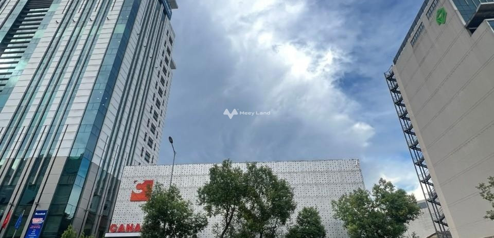 Bán nhà ở có diện tích gồm 540m2 bán ngay với giá cực kì tốt 200 tỷ mặt tiền nằm ngay ở Nguyễn Thị Minh Khai, Quận 3