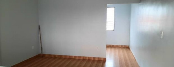 Giá 8 triệu/tháng, cho thuê nhà dt tổng 60 m2 vị trí đặt tọa lạc ngay trên Phương Lưu, Hải An, trong nhà có tổng cộng 3 PN, độ ngang lộ 5 m vị trí đắc...-03