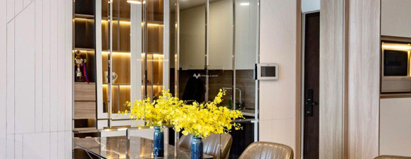 Bán chung cư căn hộ nhìn chung gồm có Full nội thất Decor cao cấp vị trí đặt gần Thủ Thiêm, Hồ Chí Minh bán ngay với giá hạt dẻ 8.3 tỷ-03