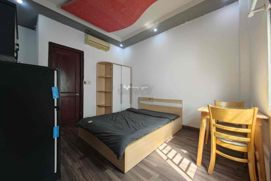 Trong căn hộ bao gồm có 1 PN, cho thuê căn hộ vị trí thuận lợi gần Tân Phú, Hồ Chí Minh, 1 WC giá tốt nhất-01