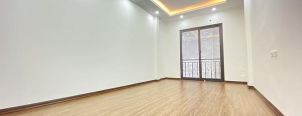 Cần bán nhà ở vị trí tốt tại Phường Hoàng Văn Thụ, Hà Nội vào ở ngay giá đặc biệt 3.25 tỷ diện tích rộng 33m2 nhà tổng quan gồm 3 phòng ngủ với lộ mặt...-02